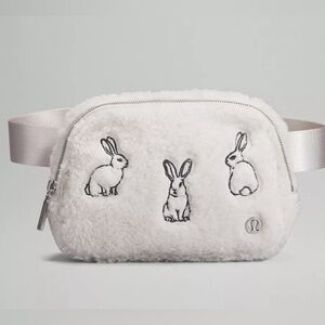 Lululemon rabbit Everywhere Belt Bag lunar new year fuzzy white fleece bunny